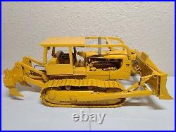 Caterpillar D9 Series D with Sweep ROPS Ripper First Gear 125 Scale Custom