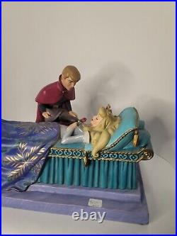 Sleeping Beauty Limited Edition Loves First Kiss Princess Aurora & Prince
