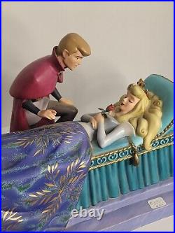 Sleeping Beauty Limited Edition Loves First Kiss Princess Aurora & Prince